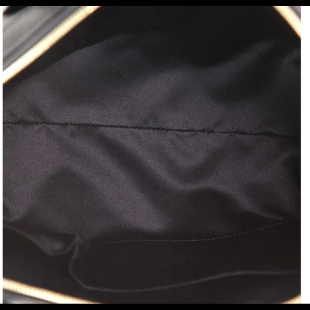 Salvatore Ferragamo Bag VINTAGE brand new CONDITION  comes with dust bag. - Picture 5 of 5